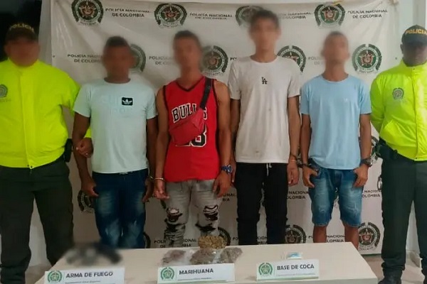 En la imágen los cuatro capturados, mediante los operativos de la Policía del Magdalena. 