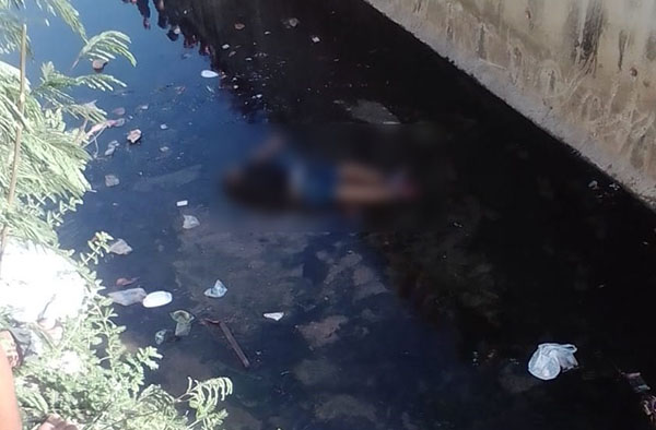 El cuerpo sin vida de Germán Yuce Mantilla Romero, quedó el fondo del colector pluvial.
