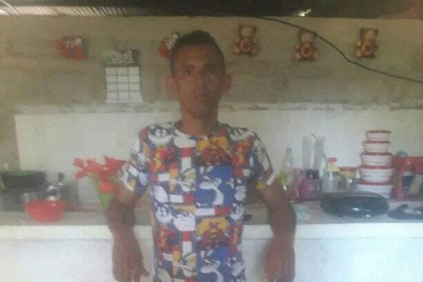 Jairo Antonio Crespo Cantillo fue atacado por desconocidos en las afueras de un local comercial.