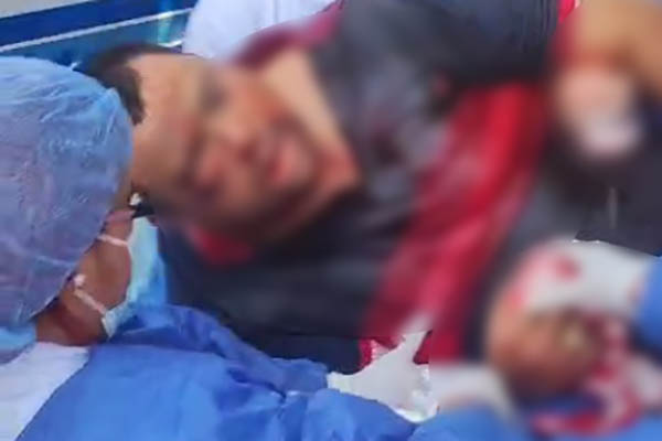 Momento en el que el baleado era trasladado desde el centro de salud de Gaira. Momento en el que el baleado era trasladado desde el centro de salud de Gaira.