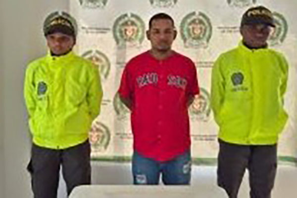 El adulto capturado por la Policía Metropolitana fue identificado por las autoridades como Antonio Elles Arzuza.
