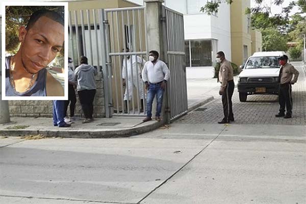 Enenyerbeth José Chourio Osorio, fue reclamado por sus familiares de la morgue de Santa Marta. Foto fondo, de referencia