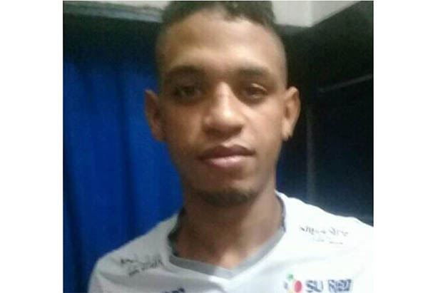 Óscar David Coquis Barcasnegra fue acribillado por desconocidos en una trocha en Valledupar. Óscar David Coquis Barcasnegra fue acribillado por desconocidos en una trocha en Valledupar.