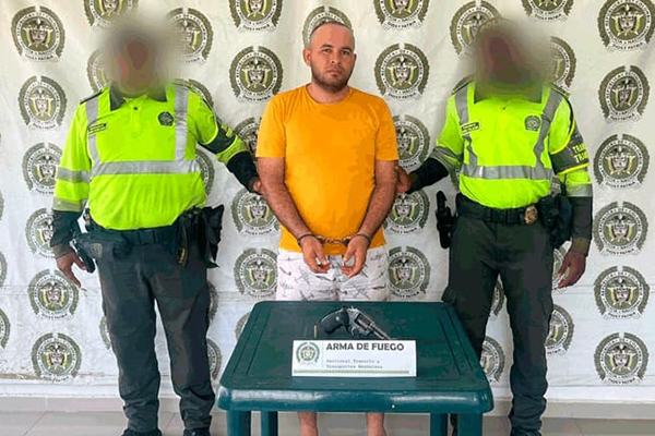Las autoridades lograron la captura de Jesús Armando Guevara Sáez, alias ‘Simón’, señalado como el financiero del Clan del Golfo, en un operativo conjunto entre la Policía Nacional y el Ejército. 