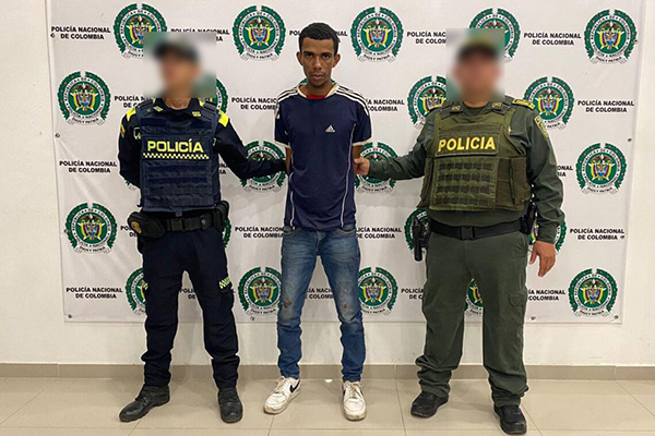 Este es el momento en el que el hombre dado de baja por la Policía la tarde de este jueves era referenciado ante una captura.