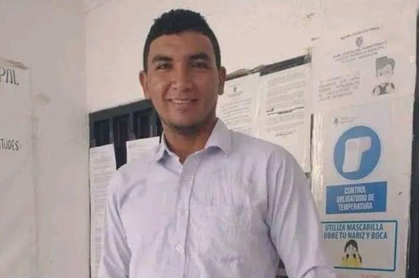 Jorge Luis Rodríguez Palmera quedó tendido en plena vía pública tras ser atacado a tiros. Jorge Luis Rodríguez Palmera quedó tendido en plena vía pública tras ser atacado a tiros.