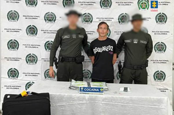 Jake John Paul Smith, ciudadano británico capturado por el delito de porte, tráfico y fabricación de estupefacientes.
