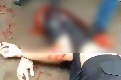 Jonathan Finol fue atacado a tiros por desconocidos en una barbería en la que laboraba.