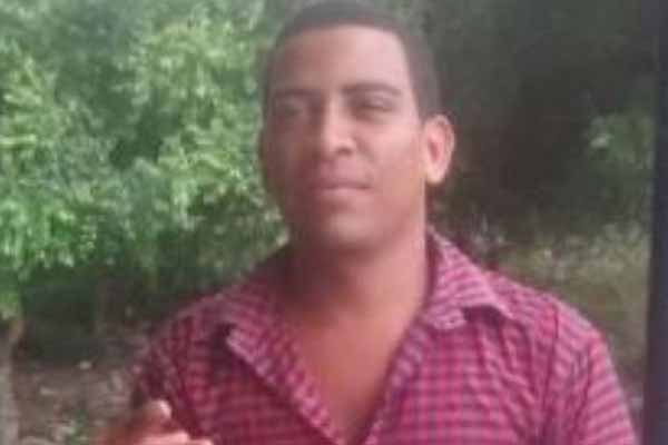 Breiner De La Hoz, fue una de las víctimas atracadas a bala por desconocidos que se movilizaban en una motocicleta. Breiner De La Hoz, fue una de las víctimas atracadas a bala por desconocidos que se movilizaban en una motocicleta.