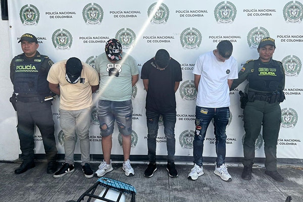 Los implicados fueron identificados como Richard Aguilar y Jhonkelbis Primera, ambos de origen venezolano, y Elkin Barrera y David Gómez.