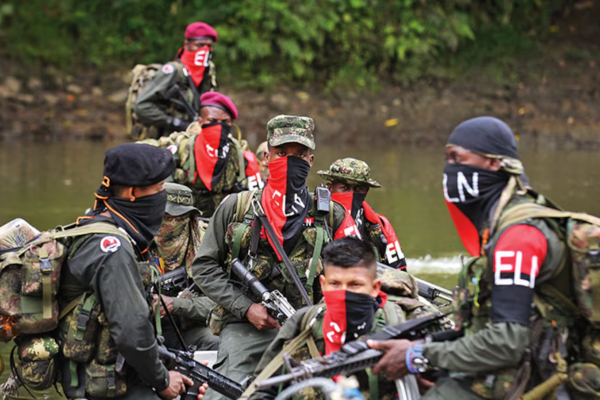 En el lugar de los hechos fue hallada una bandera del grupo guerrillero Eln.