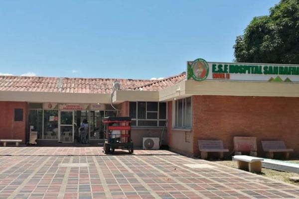  Según testigos, la disputa verbal escaló rápidamente hasta que uno de los implicados, identificado por el apellido Escobar, sacó un arma de fuego y disparó contra Romero Pérez 