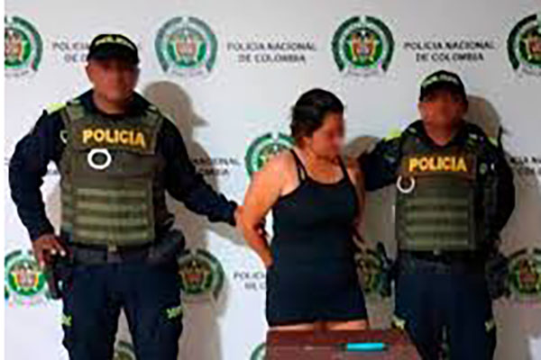 Lisbeth Sofía Sanabria Romero, procesada que fue trasladada hasta un centro de reclusión de la región.