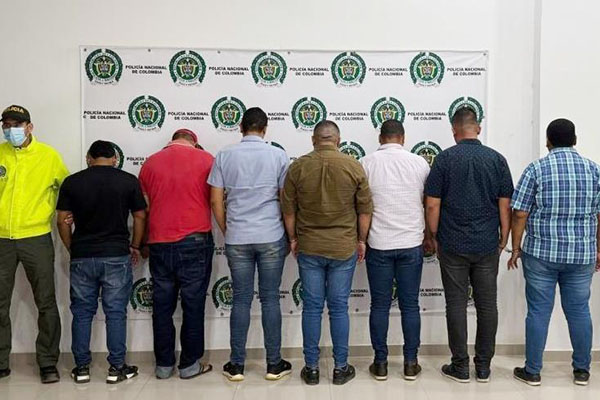 Iván Leonardo Góngora, Édinson Javier García Mercado,Jesús Albeiro Bohórquez Arévalo, Óscar Andrés Torres Mosos, Carlos Alberto Novoa Morales, además de dos civiles, capturados.