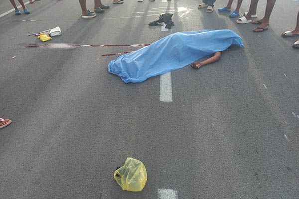 El cuerpo sin vida de Alison Mora quedó a mitad de la vía entre los municipios de Ariguaní en Magdalena y Bosconia en el Cesar.