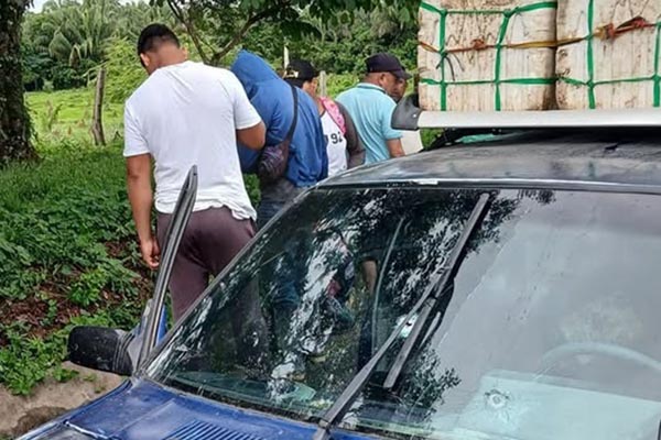 Luis Salvador Carreño Alvarado, asesinado a tiros cuando se movilizaba en su vehículo de carga. Foto de fondo El Banco y la Región