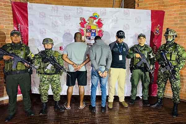 Carlos Mauricio Arboleda Velasco, alias Gazella, y Wallinton Cundumí Ardila, alias Wallis, presuntos cabecillas capturados de la estructura criminal ‘Jaime Martínez’.