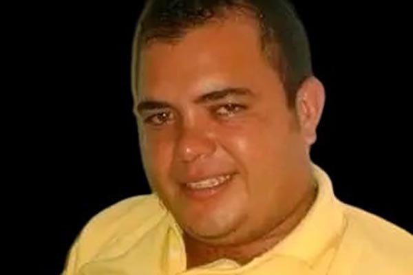 Oscar Humberto Mugno Páez fue atacado a tiros por desconocidos que se movilizaban en una motocicleta.