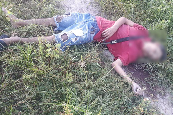 El cadáver de Roy Junior Mendoza Torres registraba varios impactos de bala, según las autoridades.