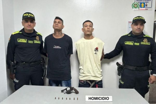 José Manuel Cantillo Navarro y Keiner Andrés Charris Acuña, presuntos responsables del crimen de un ciudadano en Soledad, Atlántico, en su legalización de captura. Foto Fiscalia