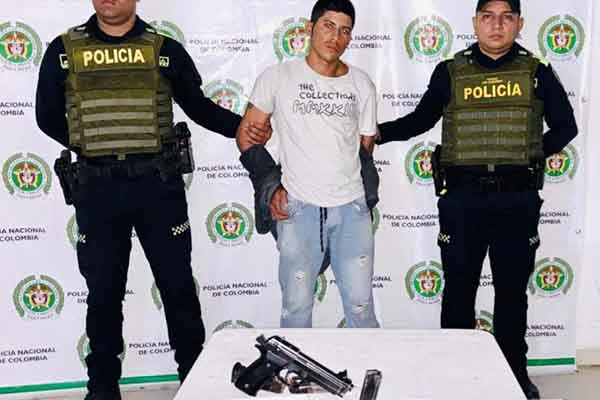 José Crespo fue detenido en el municipio de Fundación cuando portada una pistola sin los papeles legales. Foto Policía Nacional 