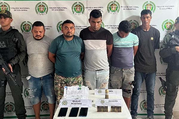 Luis Felipe Bernal García, Rodrigo Javier Castro Bernal, Miguel Angel Pacheco Candanoza, Eider Enrique Romo Bocanegra y Jorge Luis Bocanegra, capturados. Foto Policía Nacional