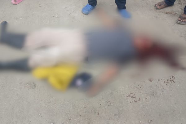 La víctima, identificada por sus compañeros de trabajo como ‘Gonzales’, se dirigía a recibir su turno cuando fue atacado a bala por sujetos desconocidos.