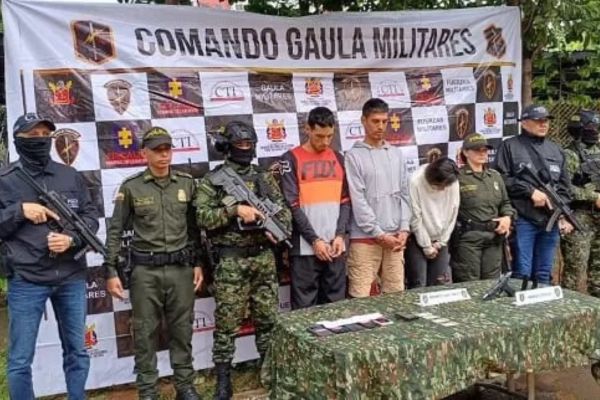Los implicados fueron dejados a disposición de las autoridades competentes. Foto Ejército Nacional.