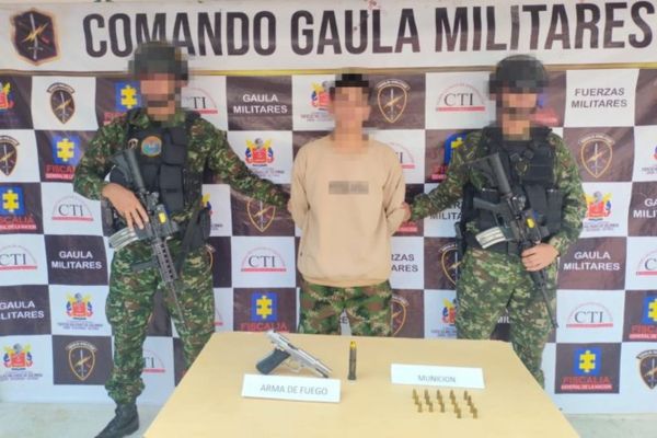 El implicado fue dejado a disposición de las autoridades judiciales competentes. Foto Ejército Nacional