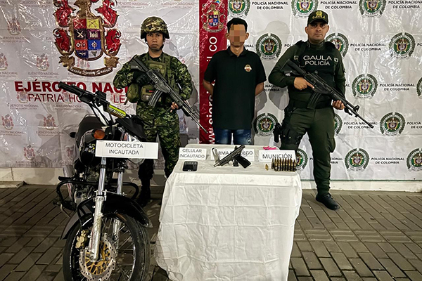 El detenido fue dejado a disposición de la Fiscalía General de la Nación Seccional Magdalena. Foto Policía Nacional