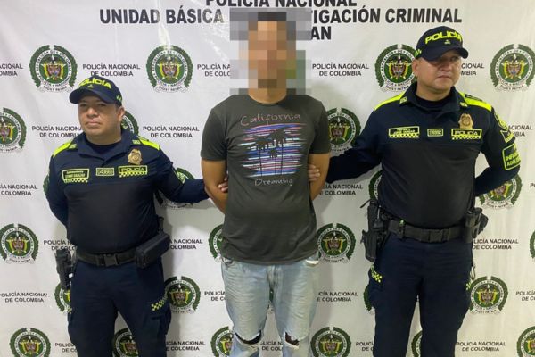 Tras su captura, el implicado fue puesto a disposición de la autoridad. Foto Policía 