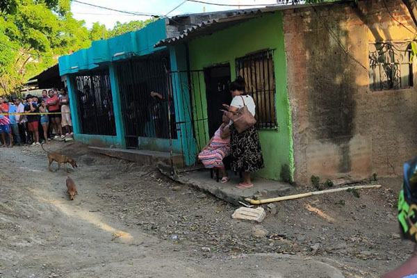 Andrés Coronel y Brayan Mejía fueron asesinados a tiros por desconocidos la tarde de ayer en una vivienda. Fotos cortesía grupo de WhatsApp Zona Activa