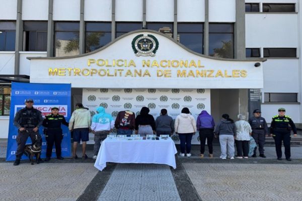 Alias “Paulina”, “El Burro”, “Gisela”, “Roky” y “Culitos”, encargados de dosificar y comercializar directamente las drogas. Foto Policía Nacional 