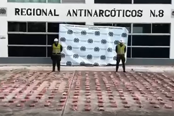 La carga de la cocaína fue dejada a disposición de la Fiscalía General de la Nación. Foto Policía Nacional