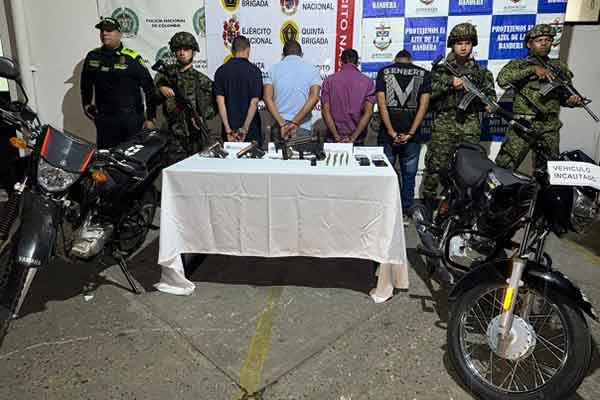 Los implicados deberán responder por el delito de fabricación, tráfico y porte de armas de fuego, accesorios, partes o municiones. Foto Ejército Nacional