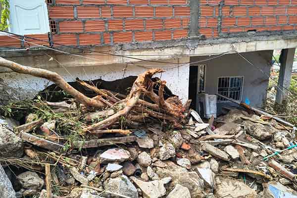 El desplome de varias viviendas ocasionó las tres muertes en el sector Zarabanda de Gaira. Foto derecho reservado EL INFORMADOR