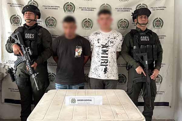 Alias ‘Kevin’ o ‘El Viejo’ y alias ‘Emerson’ o ‘David’, fueron capturados por la Policía del Magdalena en el municipio Zona Bananera. Foto Policía Nacional