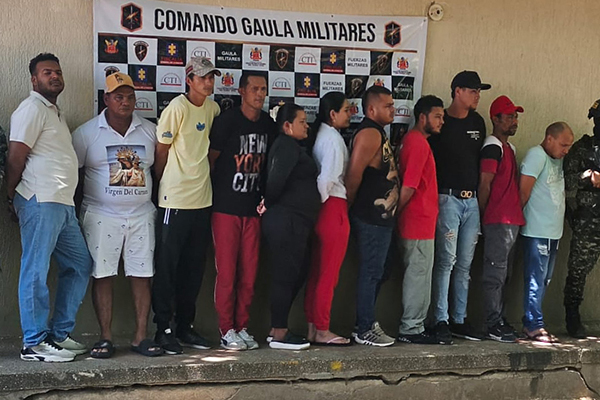 Los once capturados por las autoridades señalados de haber secuestrado a turistas en área de Guachaca. Foto Policía