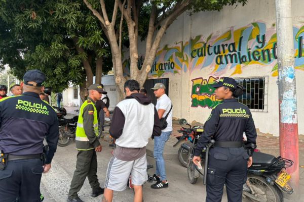 Los operativos de registro y control se vienen adelantando en los diferentes sectores de la jurisdicción de la Policía Metropolitana. Foto Policía Metropolitana