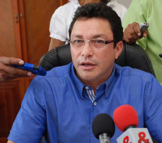 Carlos Caicedo Omar,  alcalde de Santa Marta 