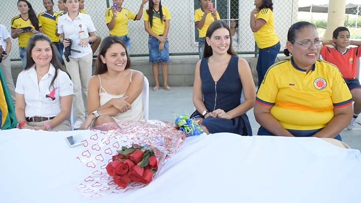 Los docentes de la Institucion Educativa Rural manifestaron su agradecimiento a la Drummond y la Fundación Casa del Árbol.