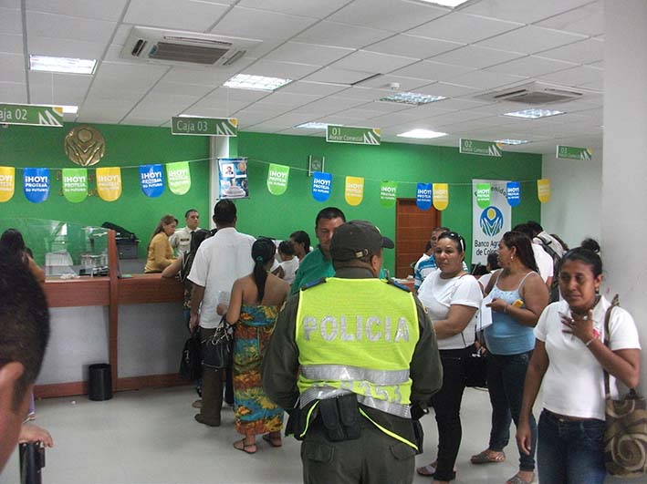 Las campañas en las entidades bancarias para evitar el hurto dentro y fuera de las mismas, es la nueva estrategia de la Policía.