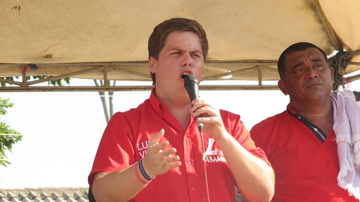 El joven candidato a la Asamblea del Departamento Luis Vives, cada día recibe el apoyo de los magdalenenses.