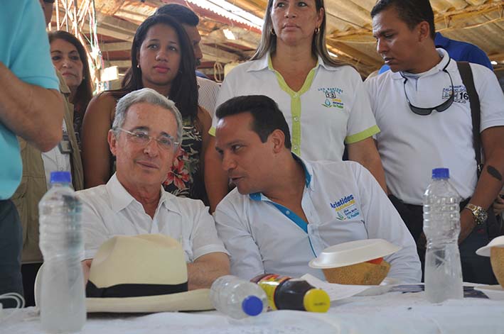 El candidato a la Alcaldía distrital Arístides Herrera dejó entrever que su modelo político se asemeja al estilo de gobierno que realizó en el país Álvaro Uribe Vélez. 