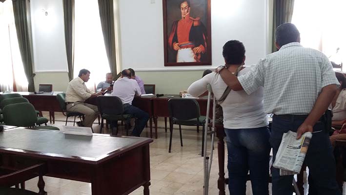 Cinco fueron los diputados que asistieron el día de ayer a las instalaciones de la Asamblea departamental.