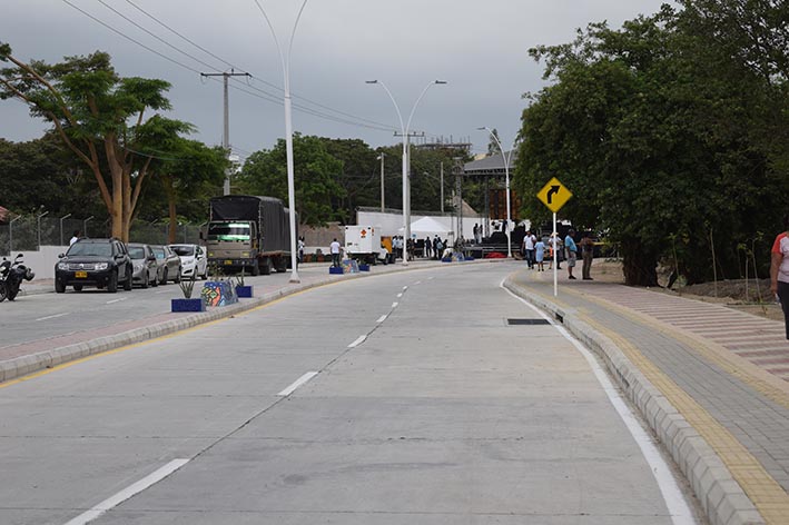 Ayer se realizó la inauguración del tramo vial que conectará la Avenida del Río entre las carreras cuarta y quinta.