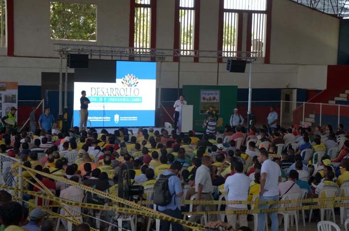 En la feria de empleo, la formalización y adquisición de vivienda por el buen vivir contó con la participación de 2000 personas.