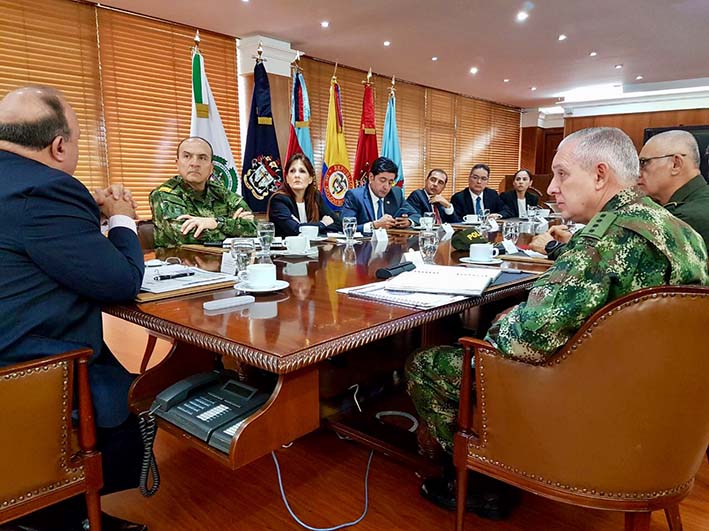 Gobernadora Rosa Cotes y MinDefensa articulan acciones para solucionar crisis de seguridad en la capital del Departamento.