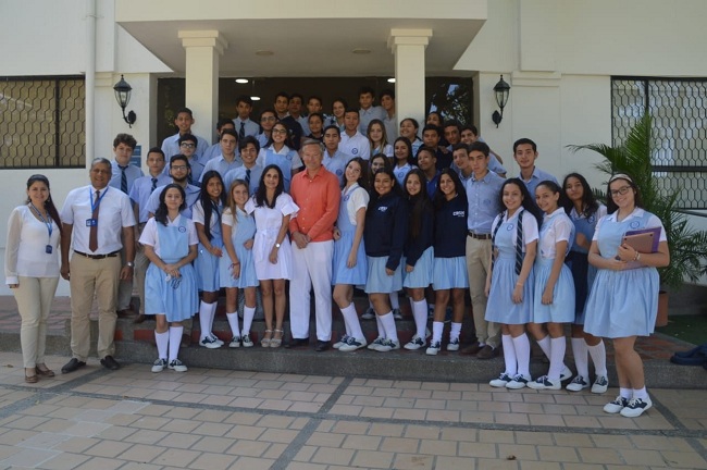 El Embajador de Francia, Gautier Mignot, compartió con los estudiantes del Colegio Bilingüe. 
