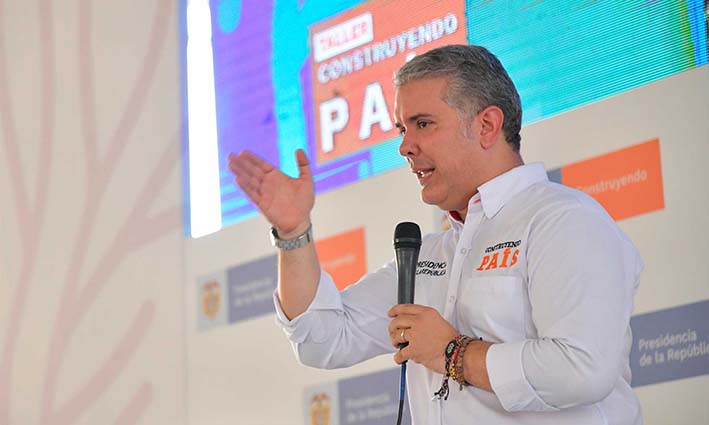 El presidente Iván Duque, al lado de su gabinete de Gobierno, sancionó la Ley del Plan Nacional de Desarrollo ‘Pacto por Colombia, Pacto por la Equidad’